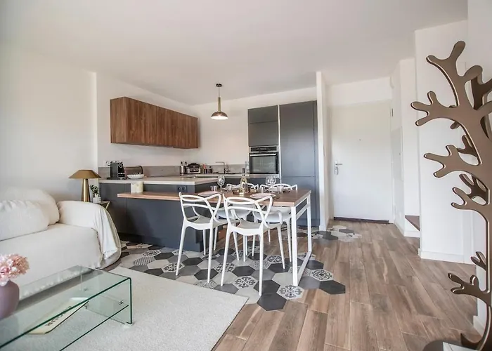 Apartman T3 De Charme Avec Terrasse - Hauteurs