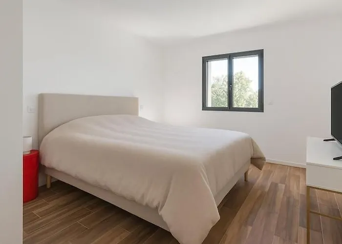 Apartman T3 De Charme Avec Terrasse - Hauteurs